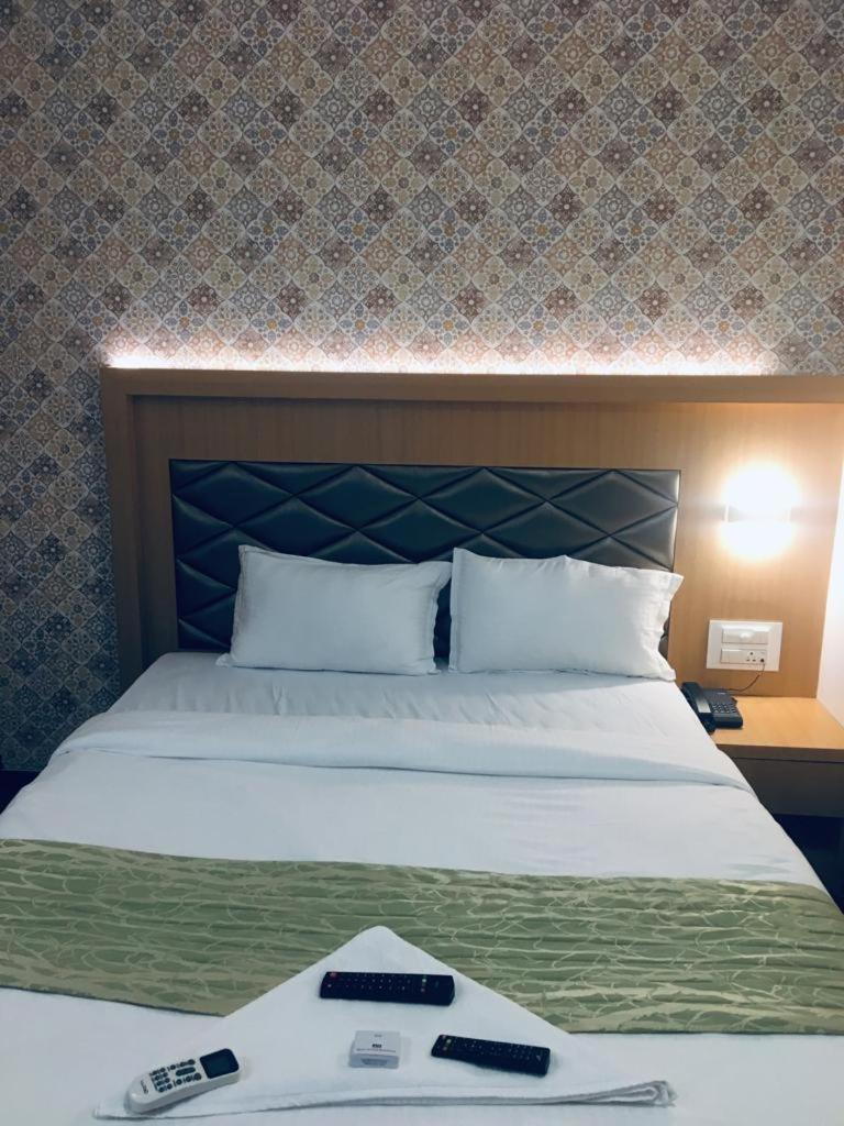 Glitz Hotels The Ar Residency - Nr Thane Railway Station المظهر الخارجي الصورة